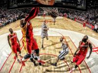 开云足球直播-霍勒迪逆境中绽放光芒，奇才团队协作轻取老鹰展现实力