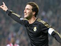 开云平台-绿茵场外的银球传奇，当法国队鏖战奥地利，许昕的跨界高光启示录