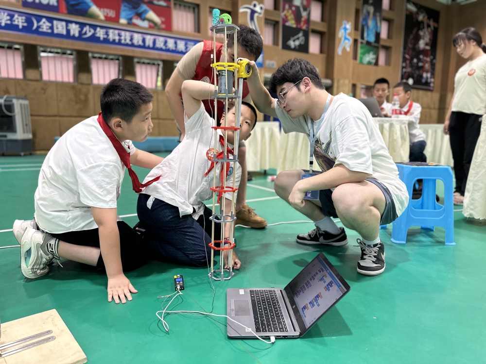 团体赛:各国代表队一决高下,展开激烈角逐的简单介绍 团体赛:各国代表队一决高下,展开激烈角逐的简单介绍