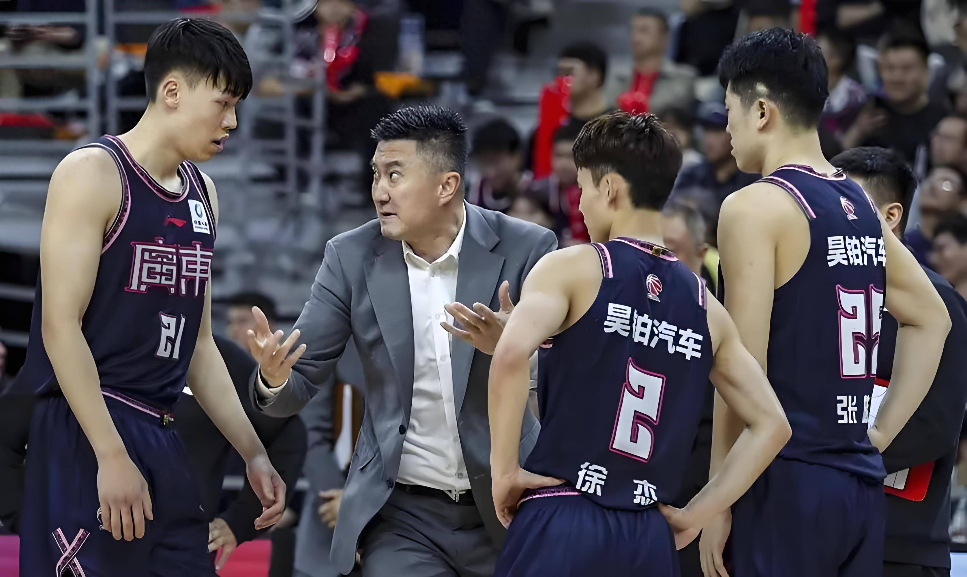 关于外援表现持续火热，国内球员崭露头角的信息