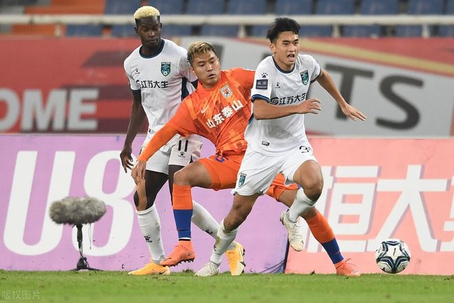 包含江苏队外援状态回升，贡献关键得分帮助球队胜出的词条