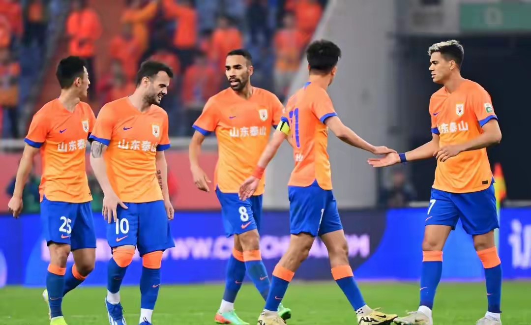 队员在国外比赛中领先对手,实现名利双收的简单介绍 队员在国外比赛中领先对手,实现名利双收的简单介绍