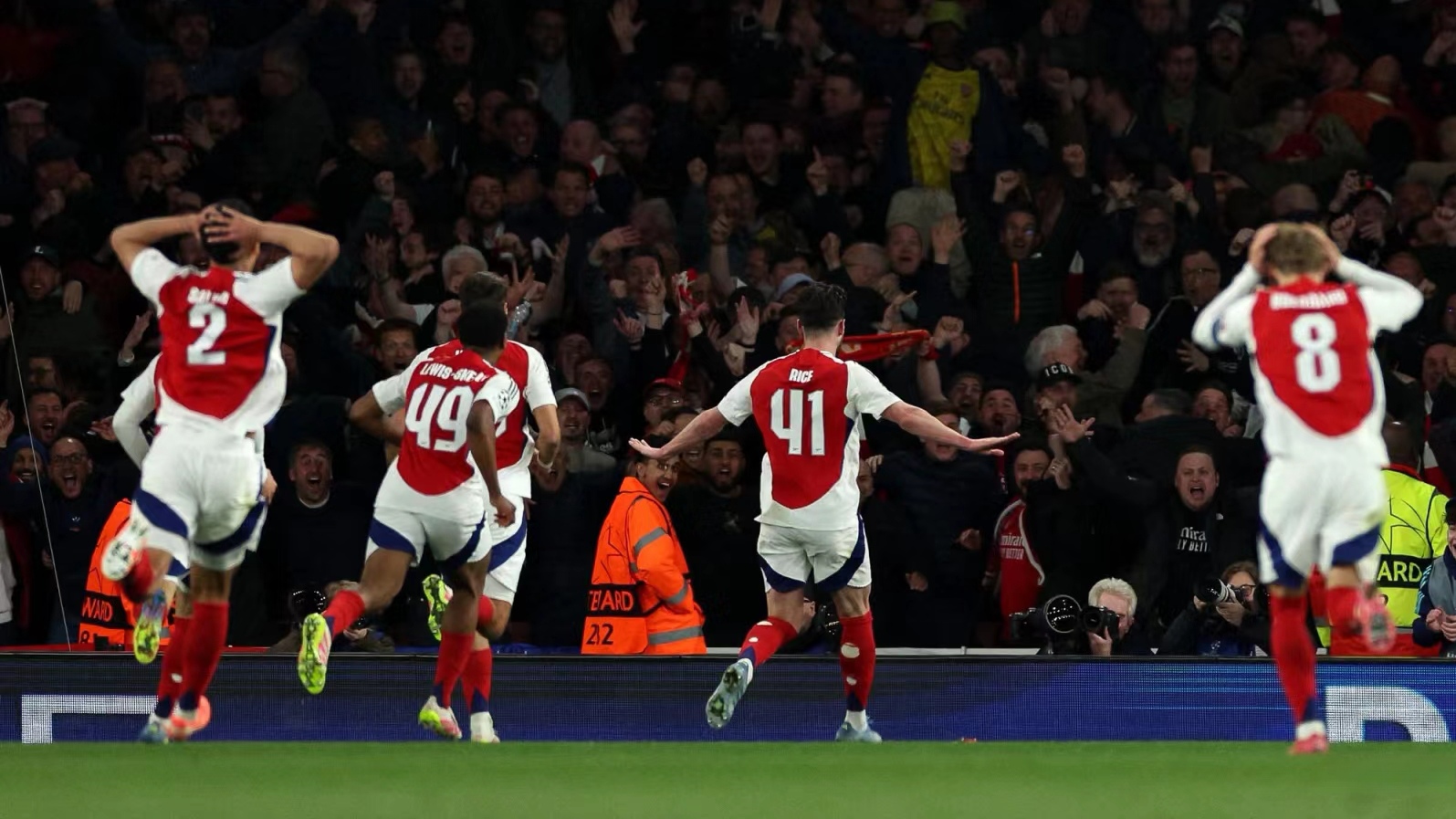 马竞门将神勇扑救,力保球门不失 马竞门将神勇扑救,力保球门不失