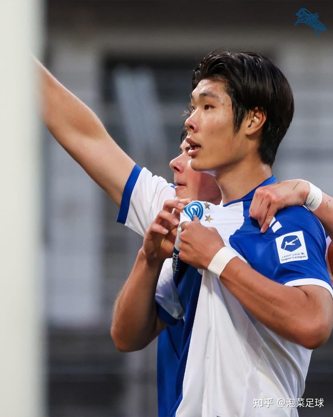 韩国足球队迎来新队长,士气高涨 韩国足球队迎来新队长,士气高涨