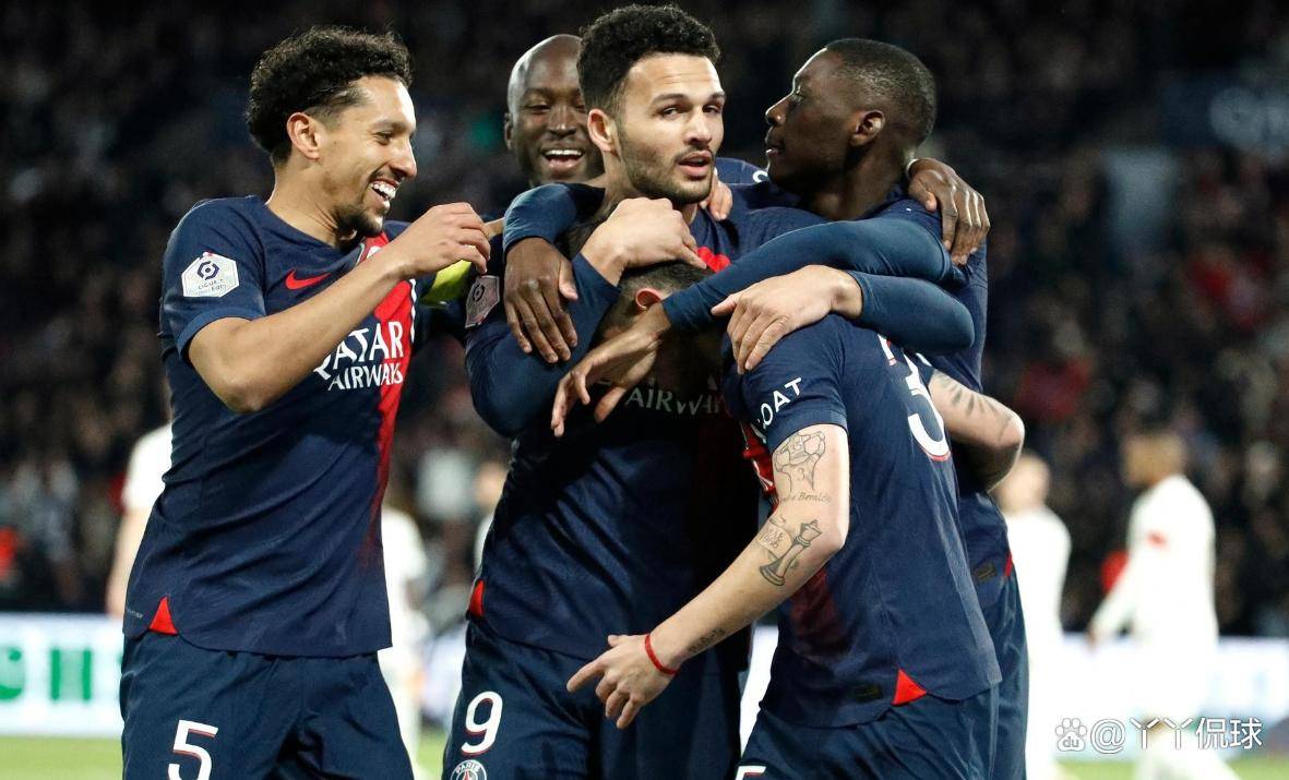 里昂战胜巴黎FC,取得重要胜利 里昂战胜巴黎FC,取得重要胜利