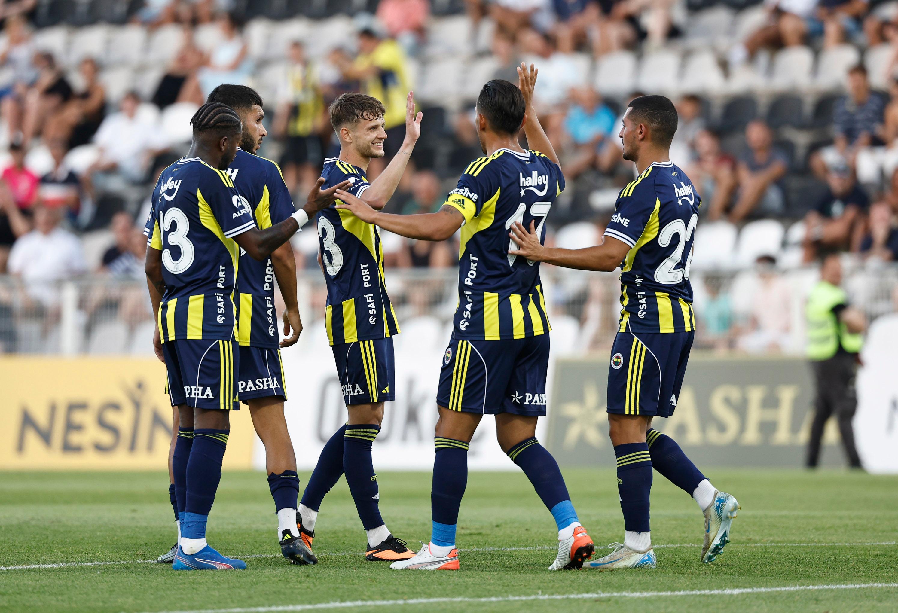 关于佛罗伦萨主场大胜,拿下关键三分的信息 关于佛罗伦萨主场大胜,拿下关键三分的信息