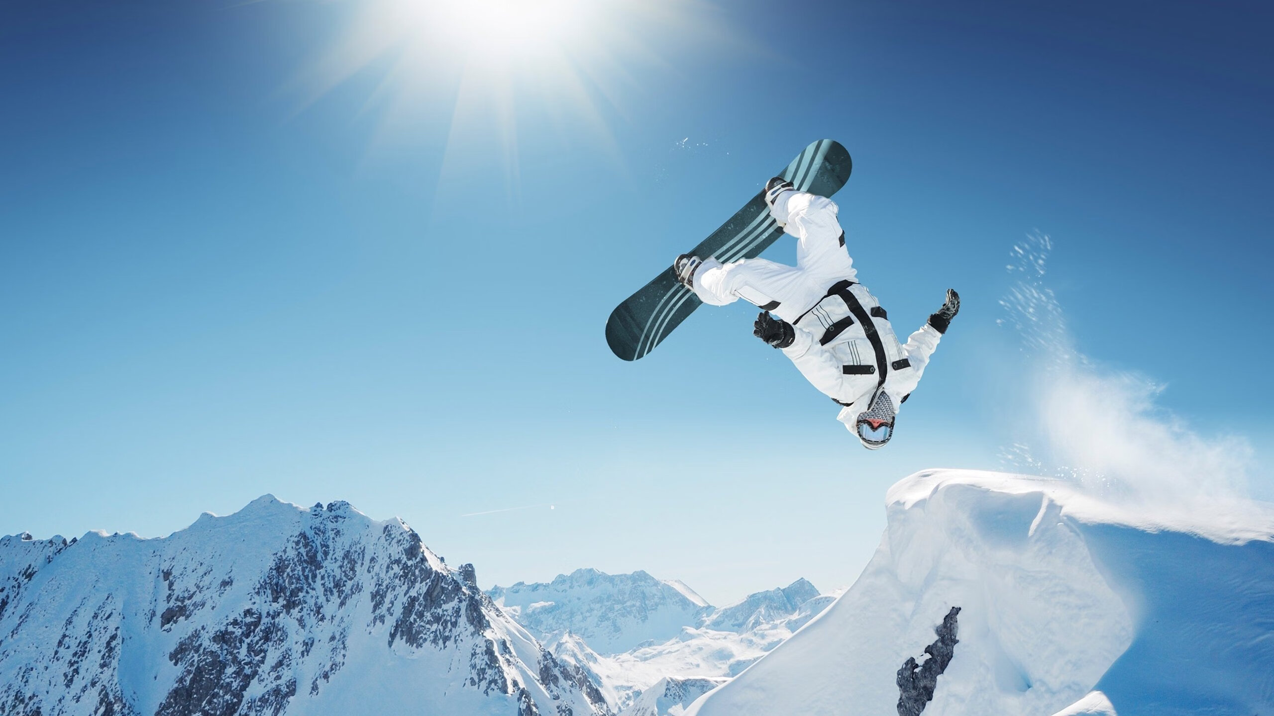 西亚卡姆关键一击定乾坤，湖人逆境力克雷霆显冠军底蕴