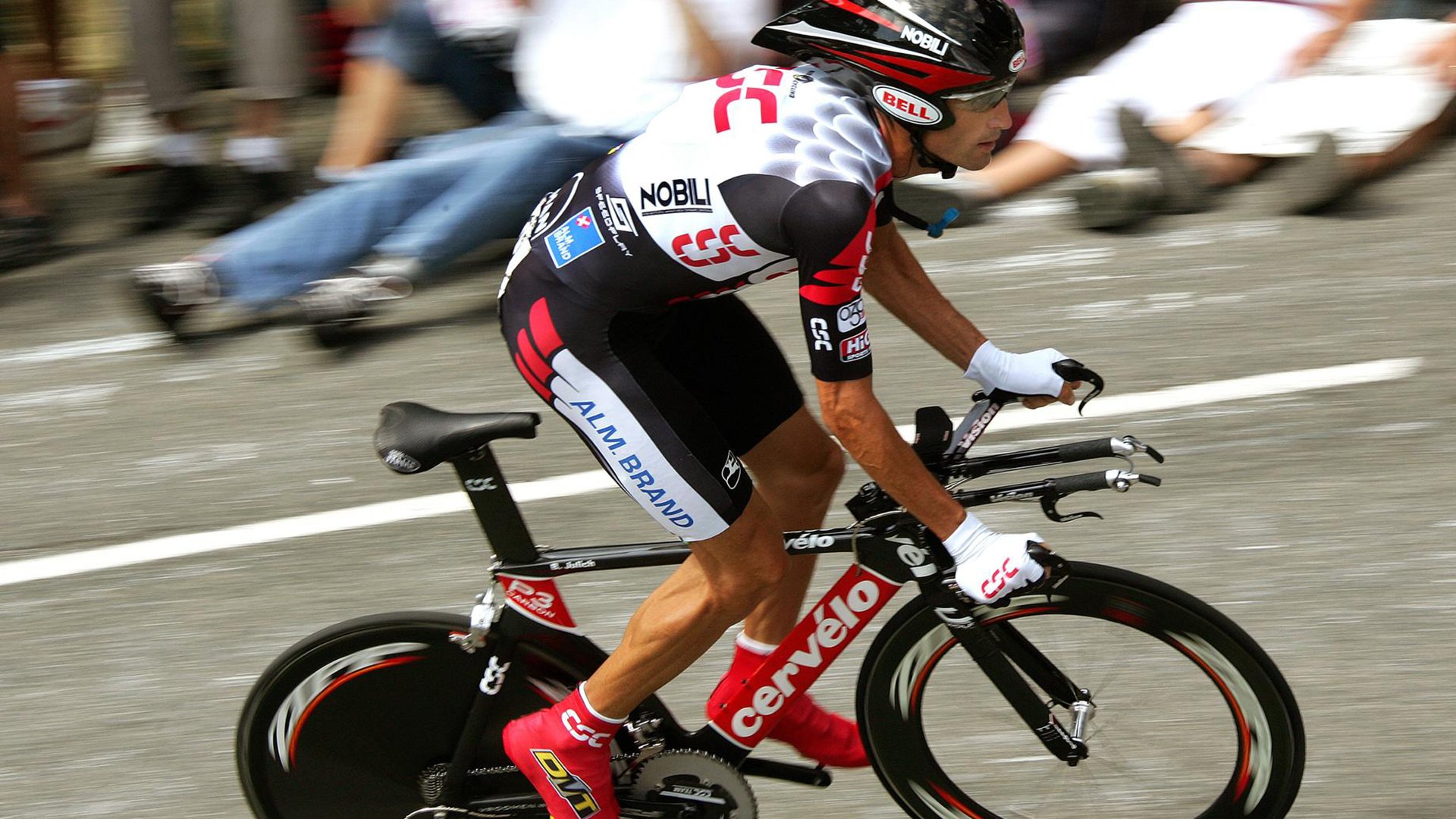 欧冠半决赛焦点战，罗马强势拿下马赛，红狼军团书写新篇章